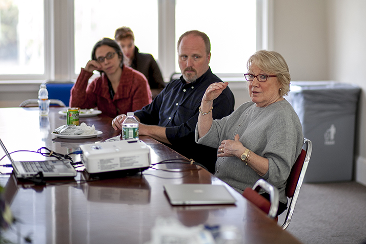 Linda Lear meets with faculty and students. 