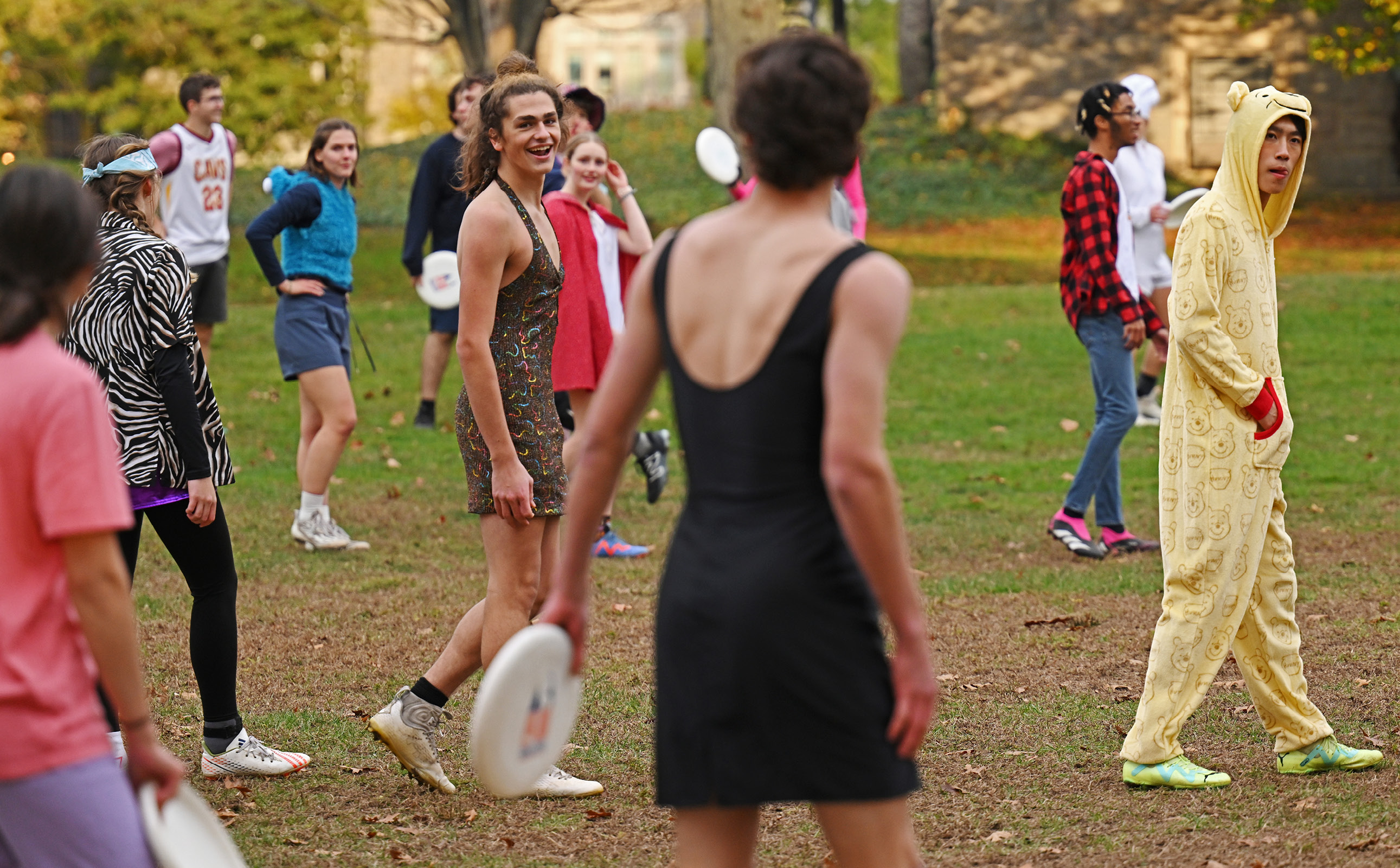 The Men’s and Women’s and non-binary Disc Clubs practiced in costumes for Halloween.