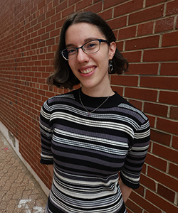 A portrait of Beth Marsh '24