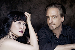 Photo of musicians David Finckel and Wu Han